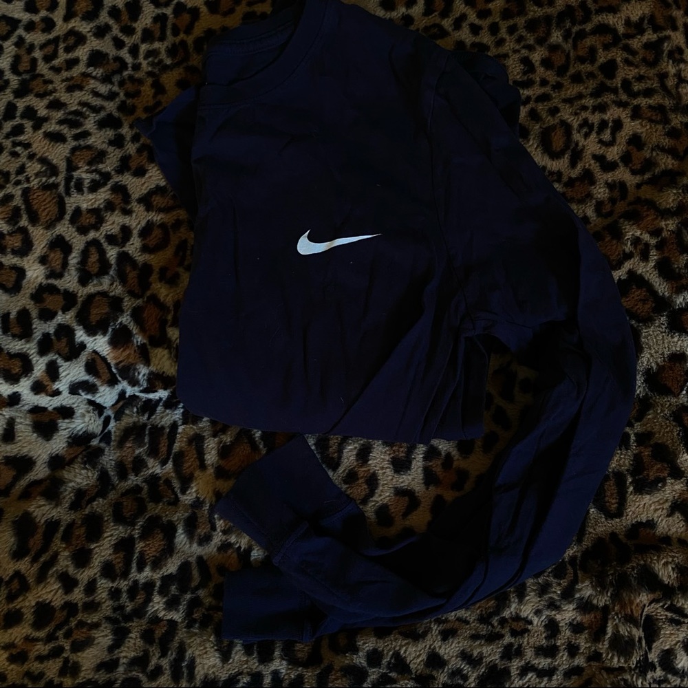 Nike long sleeve, like new, navy blue